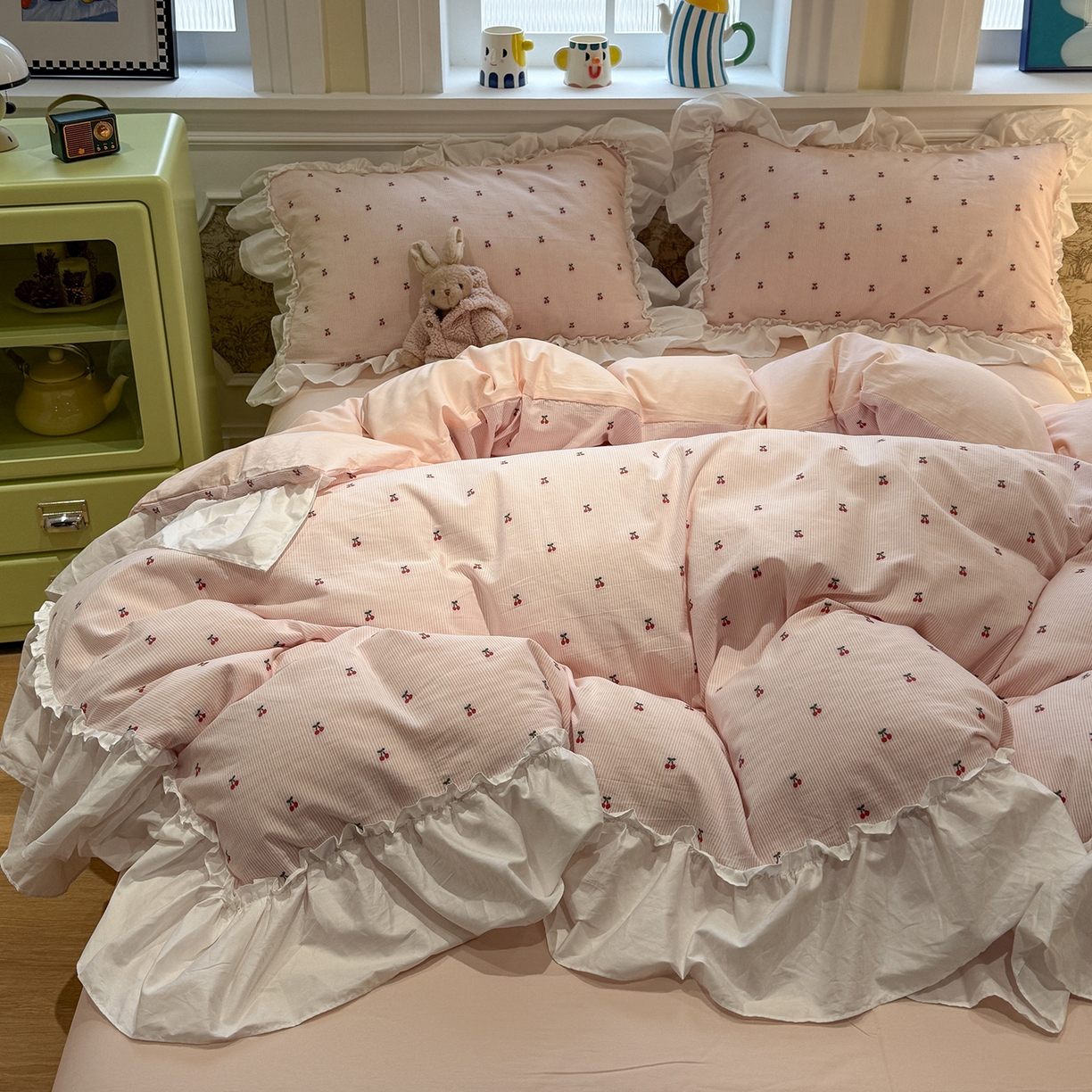 91家纺网 家纺一手货源 找家纺 （总）觅糖家纺 2025雕花绒荷叶边温柔蝴蝶结系列四件套