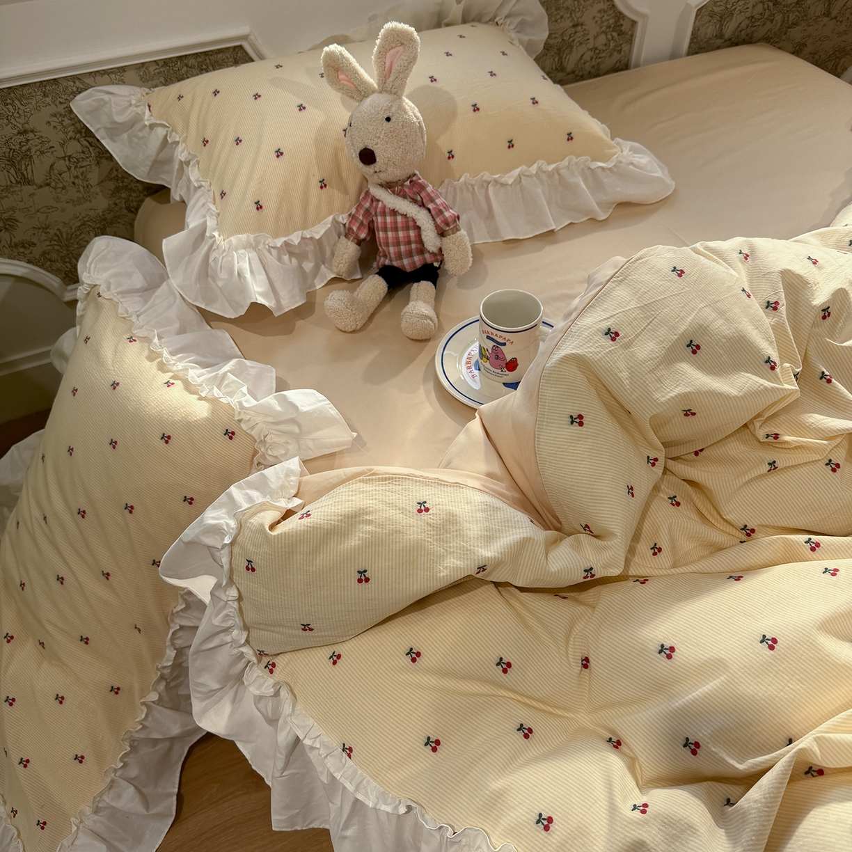 91家纺网 家纺一手货源 找家纺 觅糖家纺 2026新款全棉水洗棉色织提花四件套-樱桃甜梦（会员-5） 樱桃甜梦黄