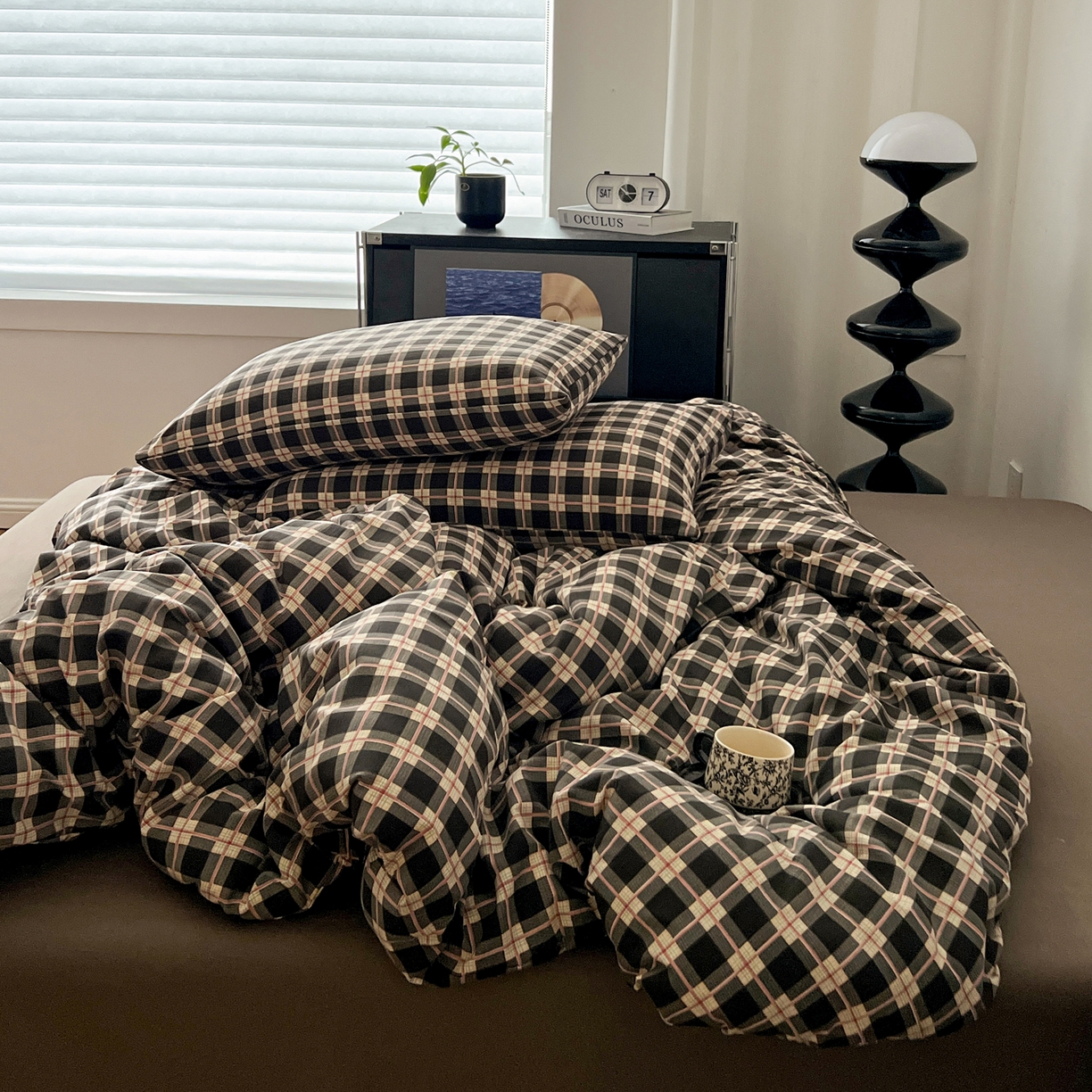 91家纺网 家纺一手货源 找家纺 你好美丽 2026新款130克高克重格调简麻水洗四件套（暗合） 格调黑格