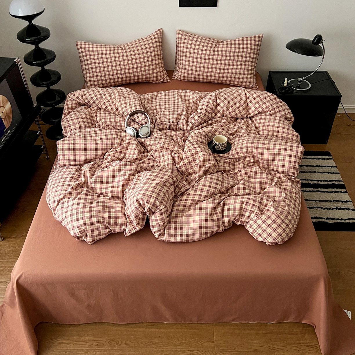 91家纺网 家纺一手货源 找家纺 你好美丽 2026新款130克高克重格调简麻水洗四件套（暗合） 格调红小格