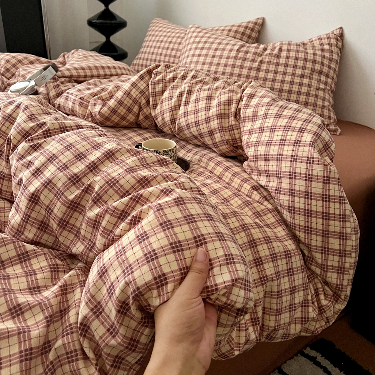 91家纺网 家纺一手货源 找家纺 你好美丽 2026新款130克高克重格调简麻水洗四件套（暗合） 格调红小格