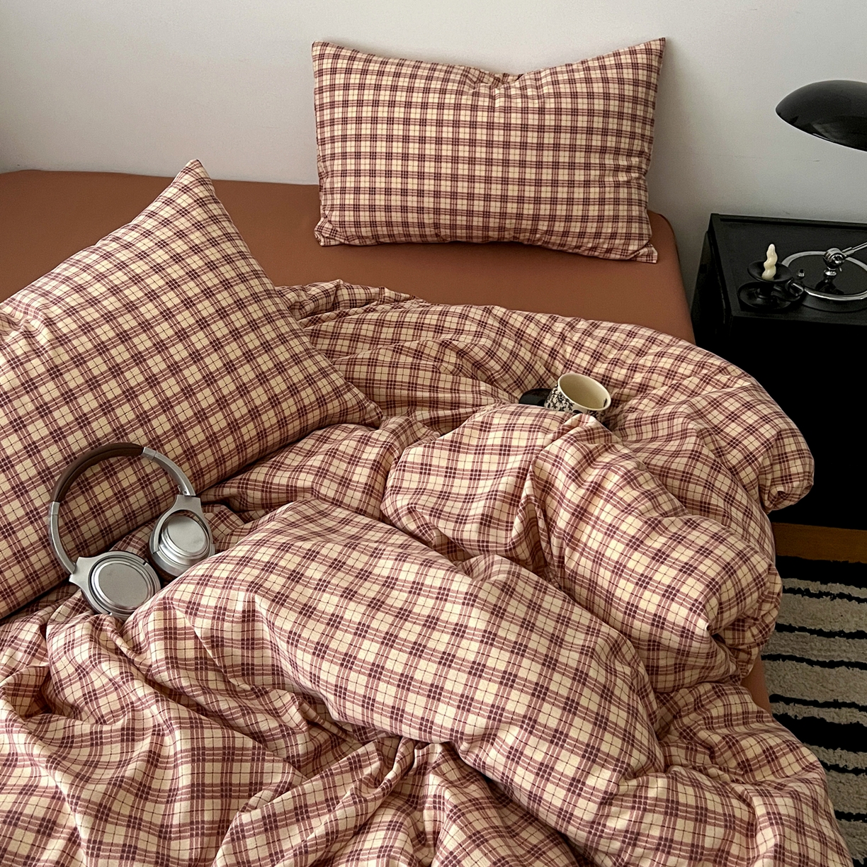 91家纺网 家纺一手货源 找家纺 你好美丽 2026新款130克高克重格调简麻水洗四件套（暗合） 格调红小格