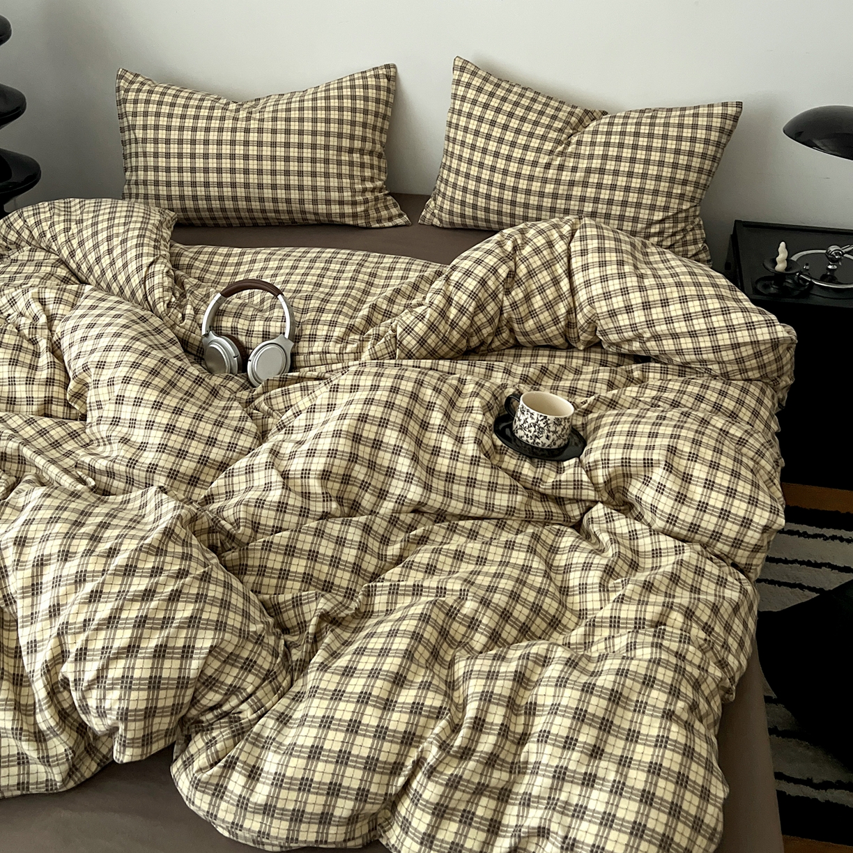 91家纺网 家纺一手货源 找家纺 你好美丽 2026新款130克高克重格调简麻水洗四件套（暗合） 格调咖小格