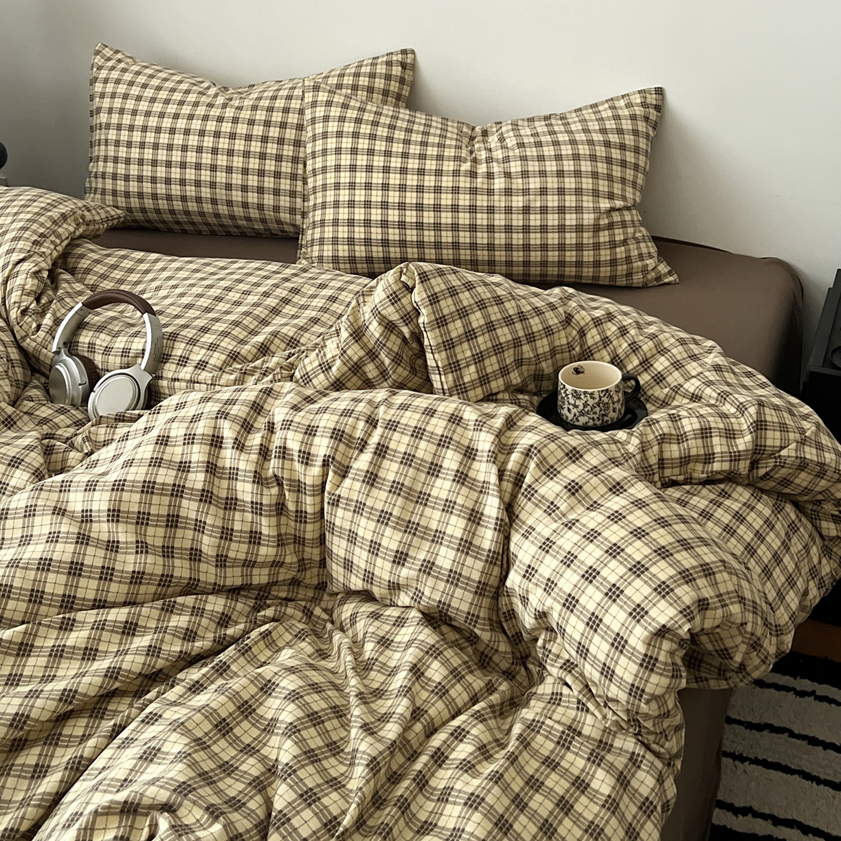 91家纺网 家纺一手货源 找家纺 你好美丽 2026新款130克高克重格调简麻水洗四件套（暗合） 格调咖小格