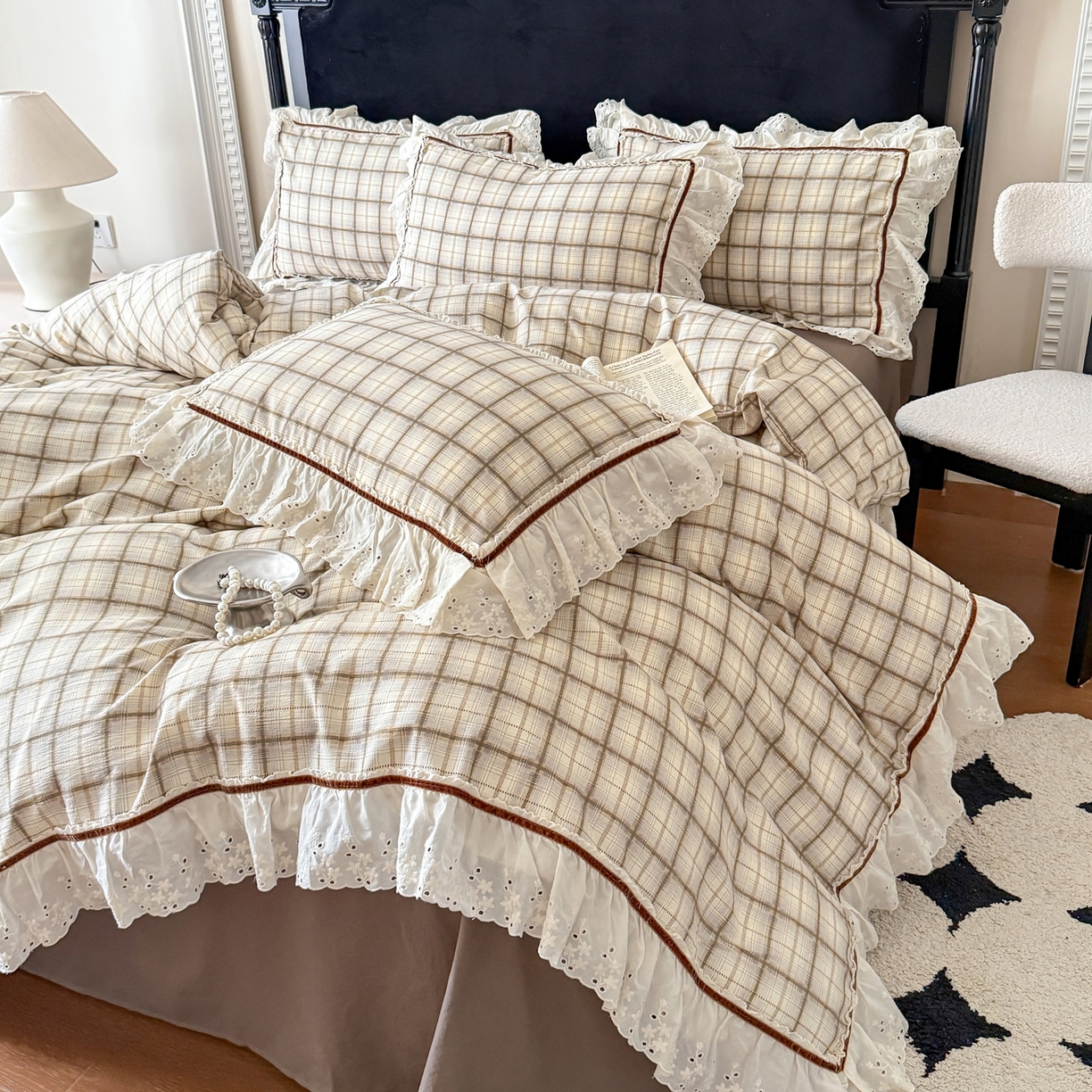 91家纺网 家纺一手货源 找家纺 你好美丽 2026新款韩版刺绣水洗沐格简麻花边系列四件套 沐格咖大格