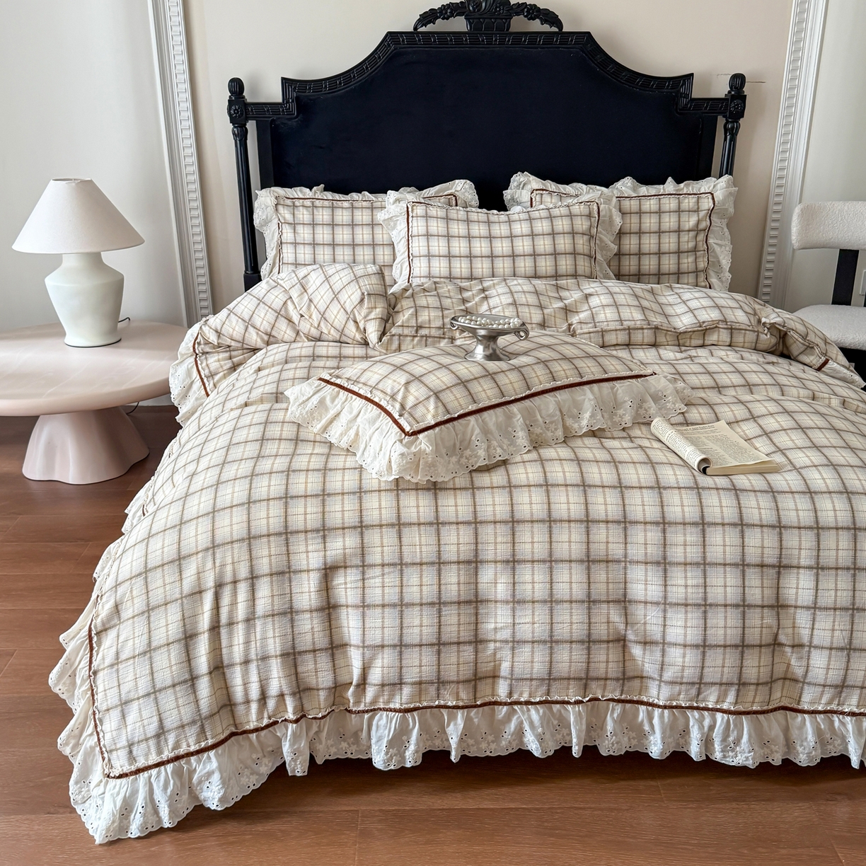 91家纺网 家纺一手货源 找家纺 你好美丽 2026新款韩版刺绣水洗沐格简麻花边系列四件套 沐格咖大格