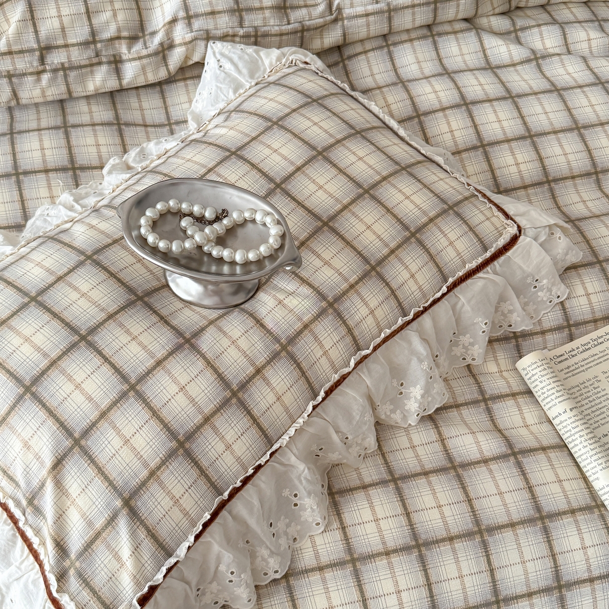 91家纺网 家纺一手货源 找家纺 你好美丽 2026新款韩版刺绣水洗沐格简麻花边系列四件套 沐格咖大格