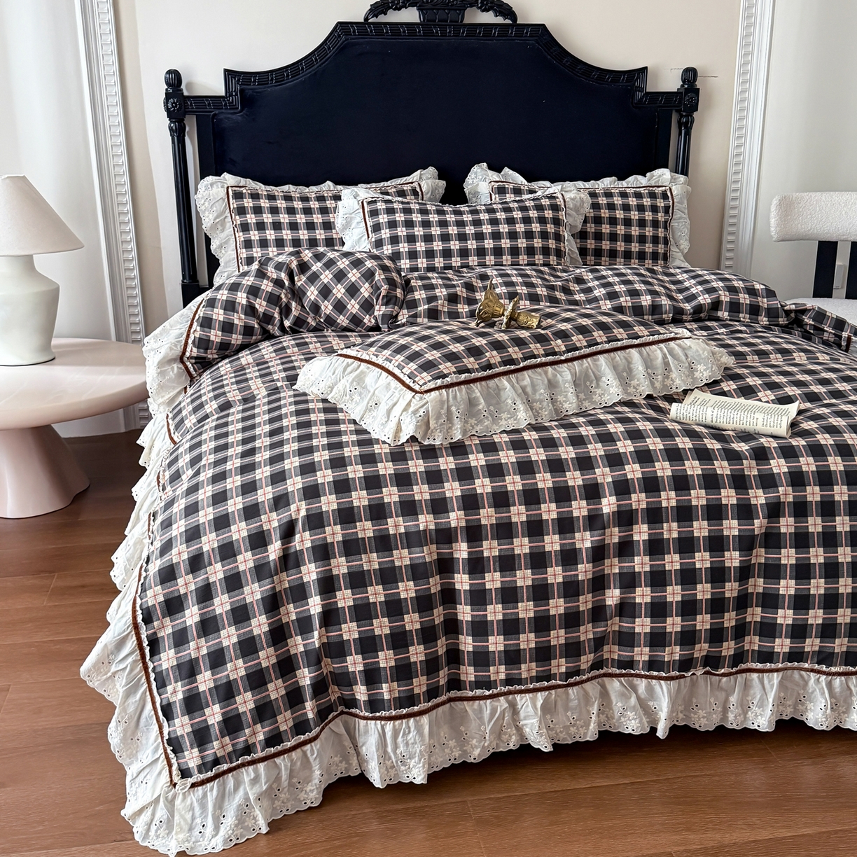 91家纺网 家纺一手货源 找家纺 你好美丽 2026新款韩版刺绣水洗沐格简麻花边系列四件套 沐格黑格