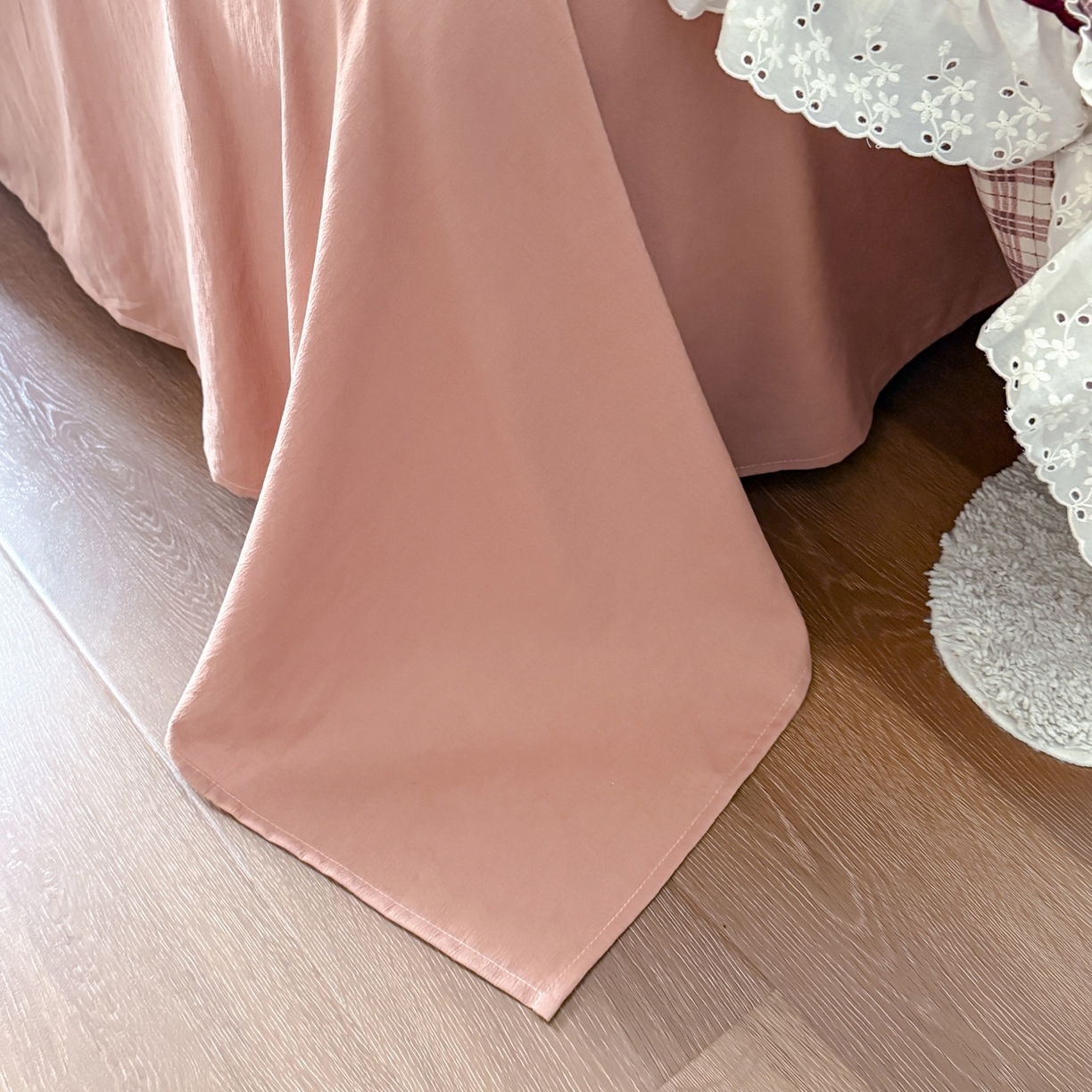 91家纺网 家纺一手货源 找家纺 你好美丽 2026新款韩版刺绣水洗沐格简麻花边系列四件套 沐格红小格