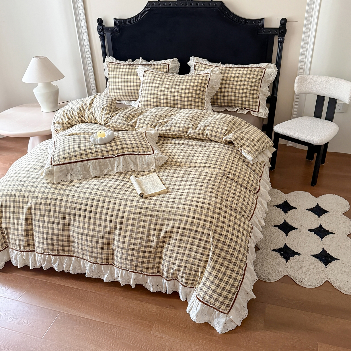 91家纺网 家纺一手货源 找家纺 你好美丽 2026新款韩版刺绣水洗沐格简麻花边系列四件套 沐格咖小格