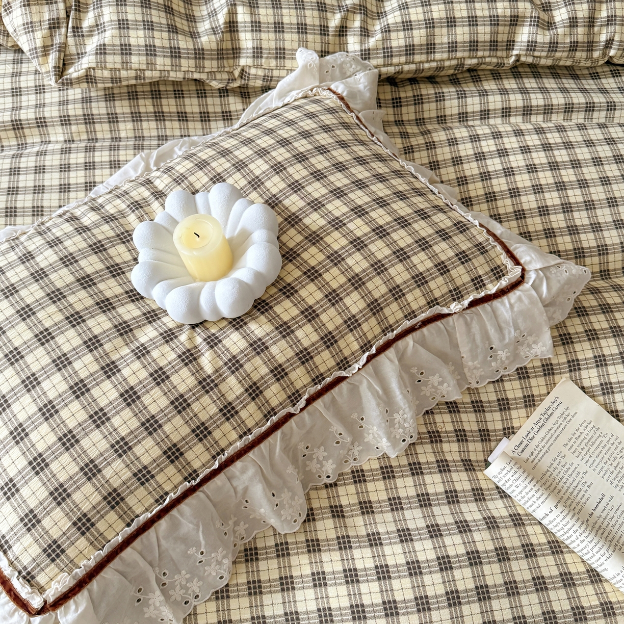 91家纺网 家纺一手货源 找家纺 你好美丽 2026新款韩版刺绣水洗沐格简麻花边系列四件套 沐格咖小格