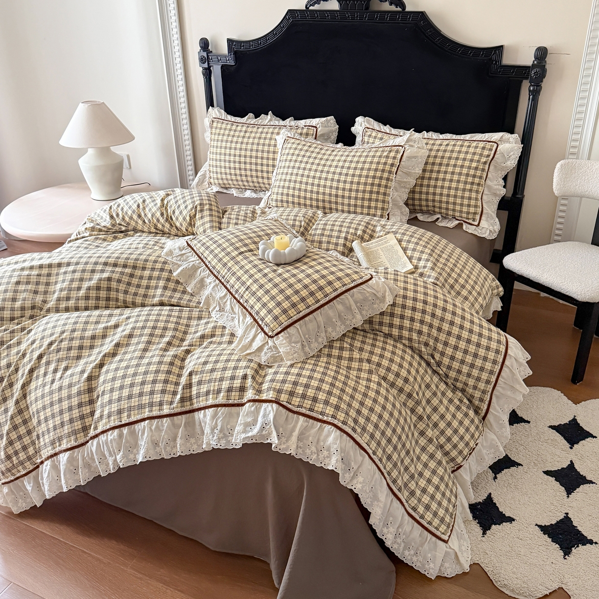 91家纺网 家纺一手货源 找家纺 你好美丽 2026新款韩版刺绣水洗沐格简麻花边系列四件套 沐格咖小格