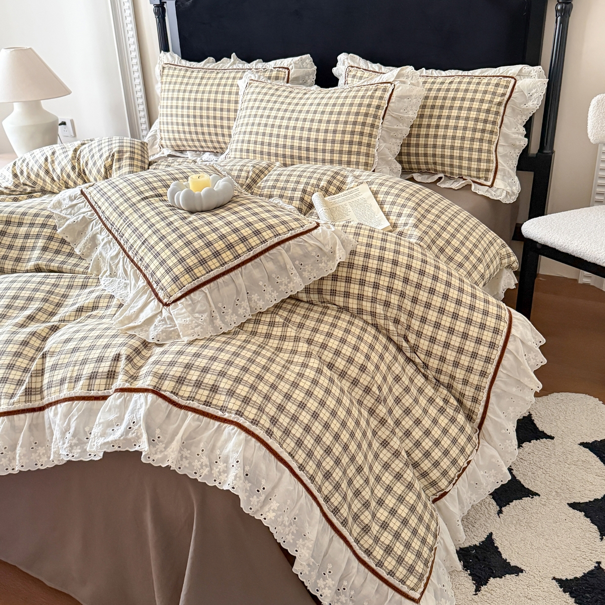 91家纺网 家纺一手货源 找家纺 你好美丽 2026新款韩版刺绣水洗沐格简麻花边系列四件套 沐格咖小格