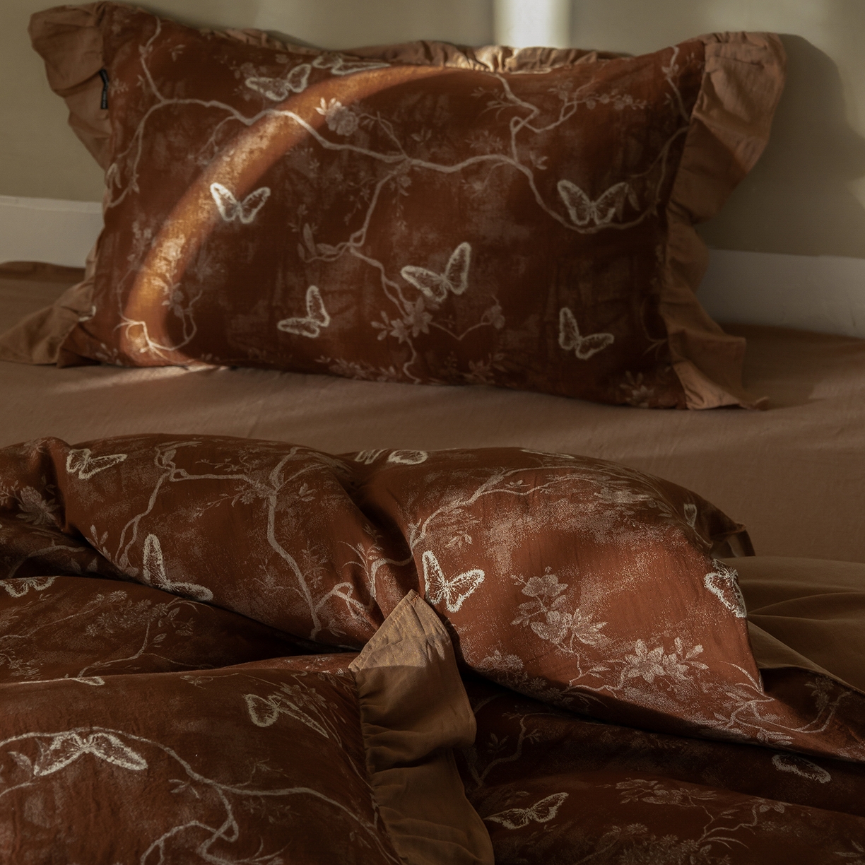 91家纺网 家纺一手货源 找家纺 （总）爱丽丝 2026新品全棉色织提花花边款四件套-蝶恋花