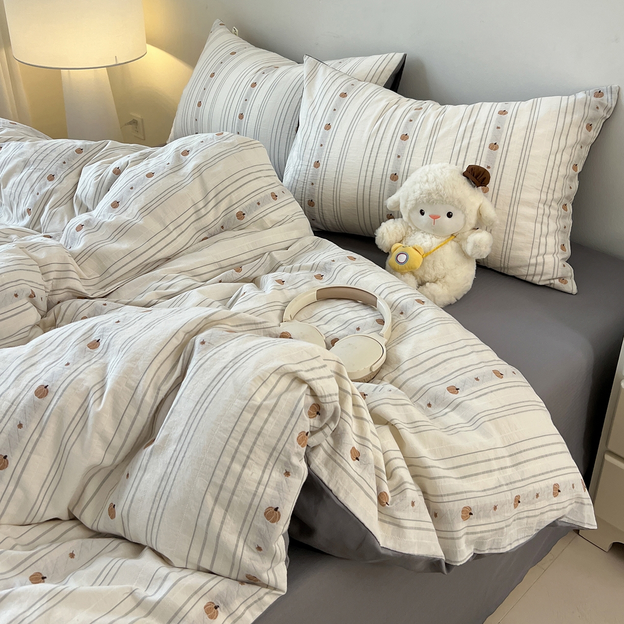 91家纺网 家纺一手货源 找家纺 爱丽丝 2026新款全棉剪花色织提花四件套 小南瓜-灰