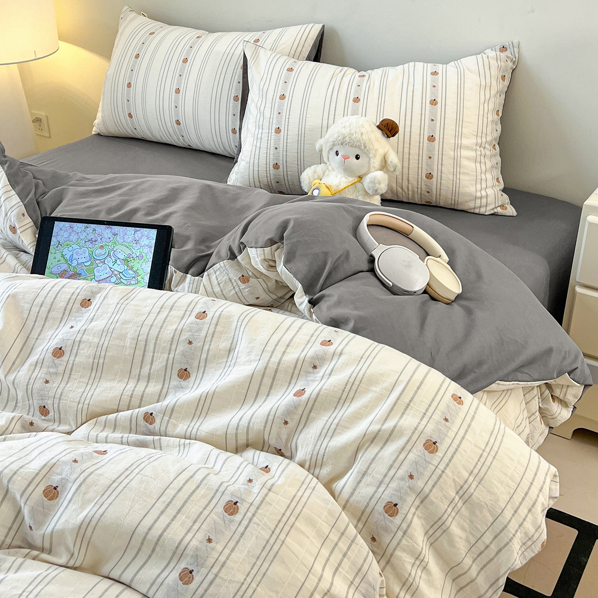 91家纺网 家纺一手货源 找家纺 爱丽丝 2026新款全棉剪花色织提花四件套 小南瓜-灰