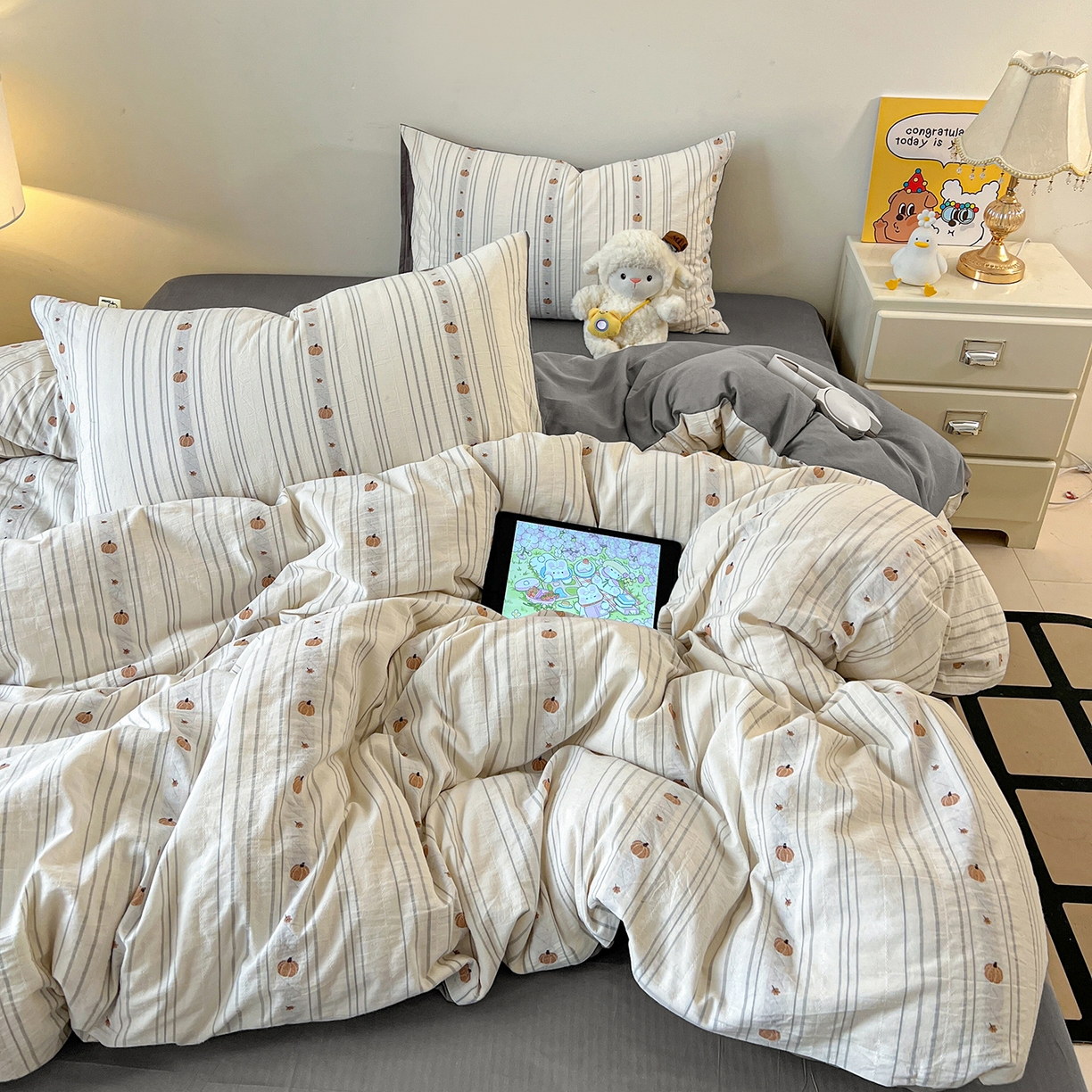 91家纺网 家纺一手货源 找家纺 爱丽丝 2026新款全棉剪花色织提花四件套 小南瓜-灰