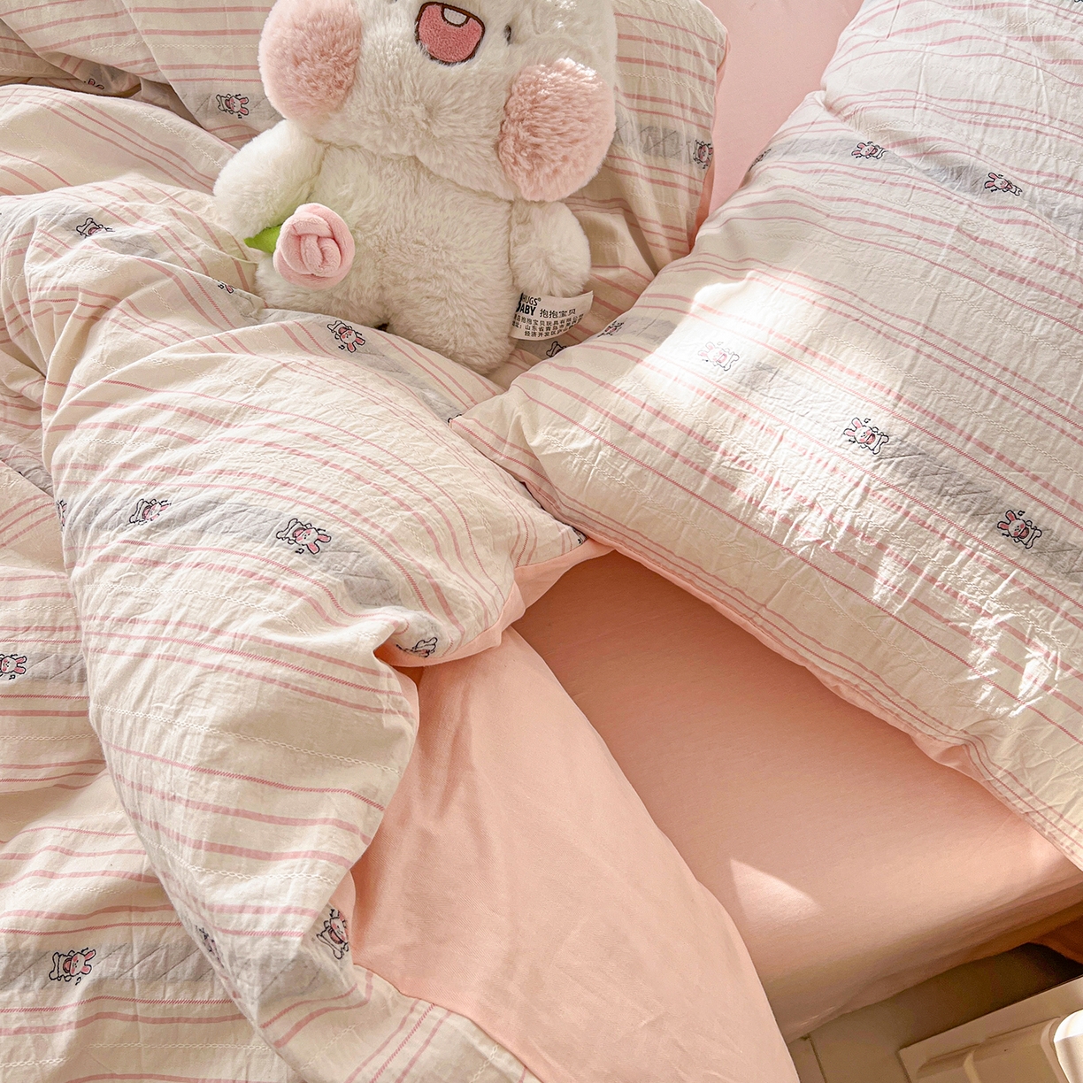 91家纺网 家纺一手货源 找家纺 爱丽丝 2026新款全棉剪花色织提花四件套 可爱兔-粉