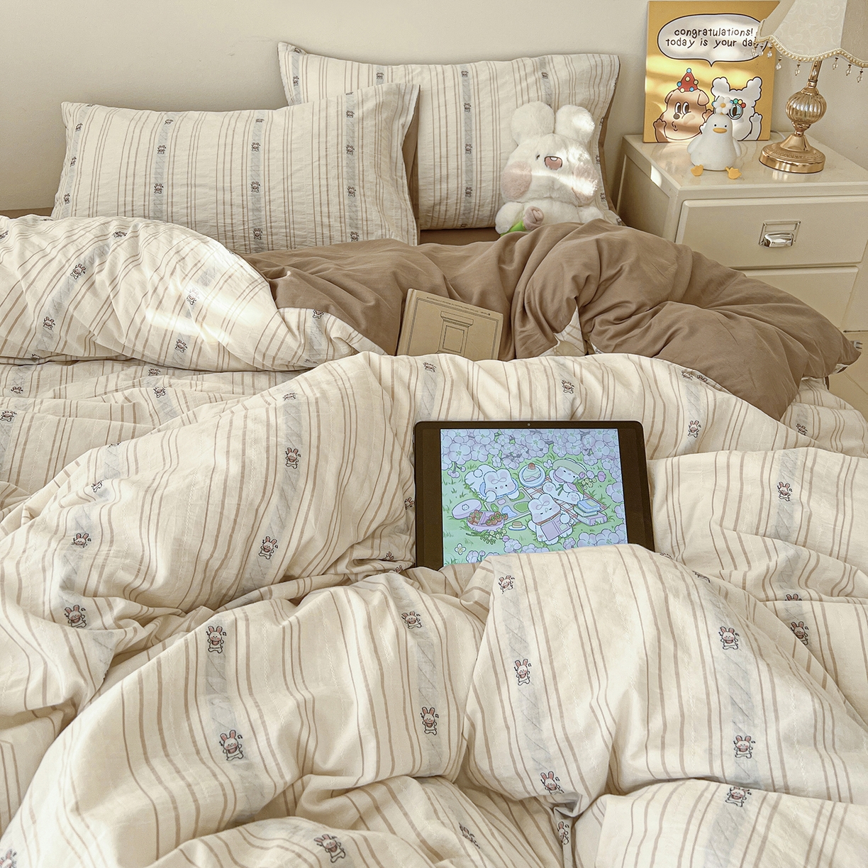 91家纺网 家纺一手货源 找家纺 爱丽丝 2026新款全棉剪花色织提花四件套 可爱兔-咖