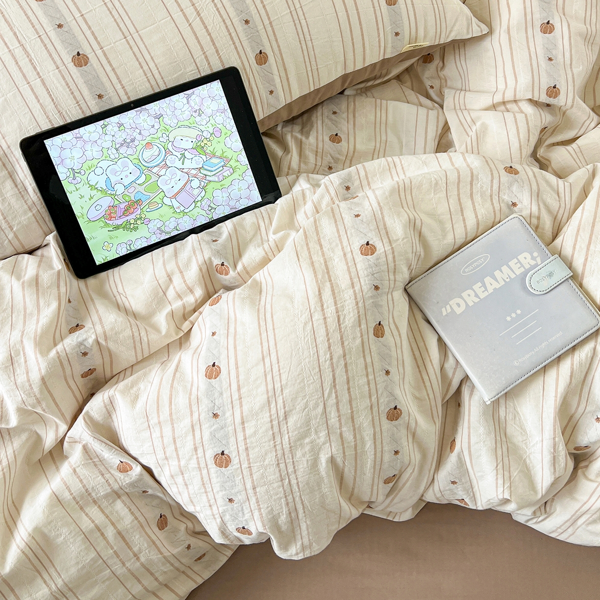 91家纺网 家纺一手货源 找家纺 爱丽丝 2026新款全棉剪花色织提花四件套 小南瓜-咖