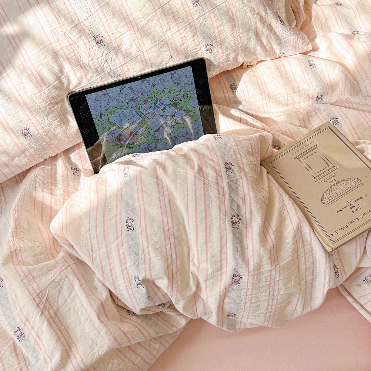 91家纺网 家纺一手货源 找家纺 爱丽丝 2026新款全棉剪花色织提花四件套 可爱兔-粉