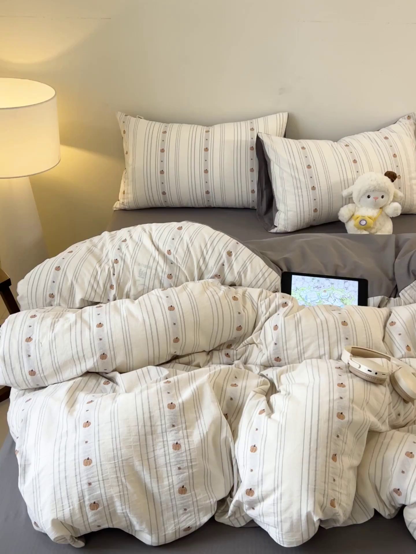 91家纺网 家纺一手货源 找家纺 爱丽丝 2026新款全棉剪花色织提花四件套 小南瓜-灰