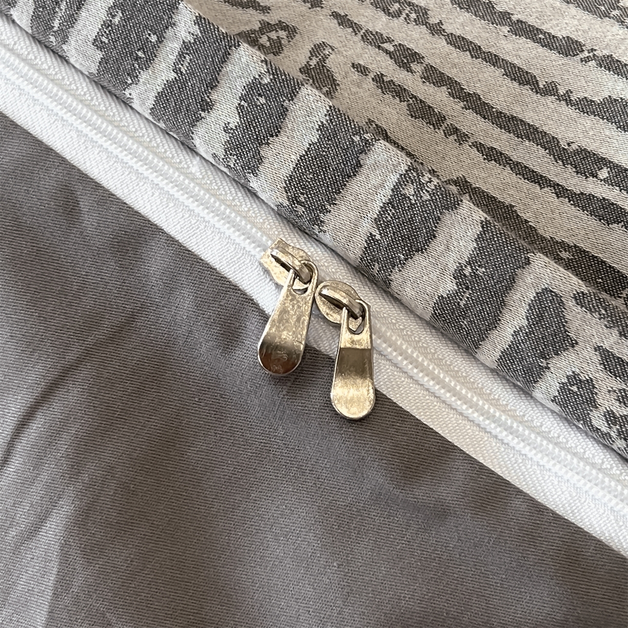 91家纺网 家纺一手货源 找家纺 爱丽丝 2026新款全棉色织提花四件套 几何菱形-灰色