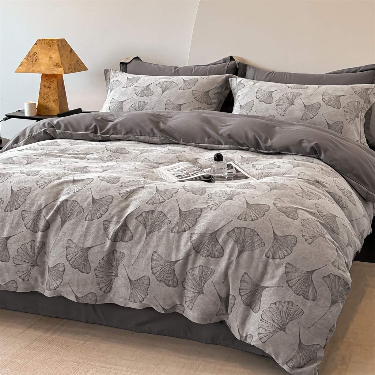 91家纺网 家纺一手货源 找家纺 爱丽丝 2026新款全棉色织提花四件套 银杏叶-灰色