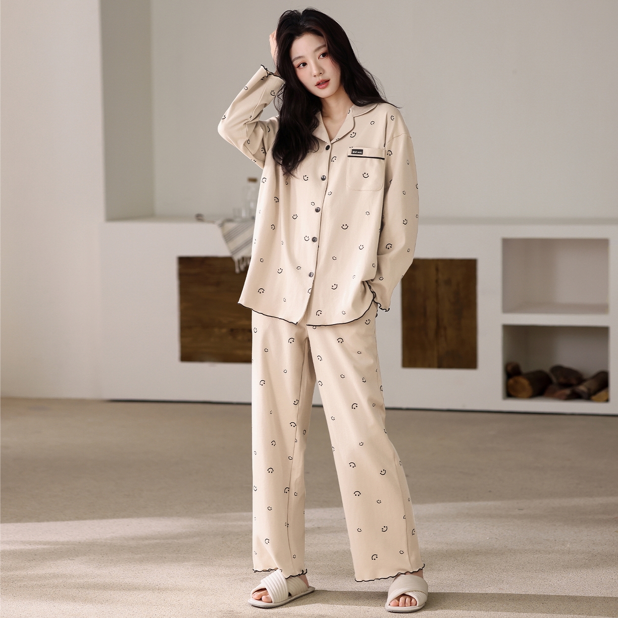 91家纺网 家纺一手货源 找家纺 （总）洛兰沙家居馆 2024新款清新睡衣女秋冬季三层夹棉珊瑚绒加厚保暖两件套女士可外穿加绒家居服