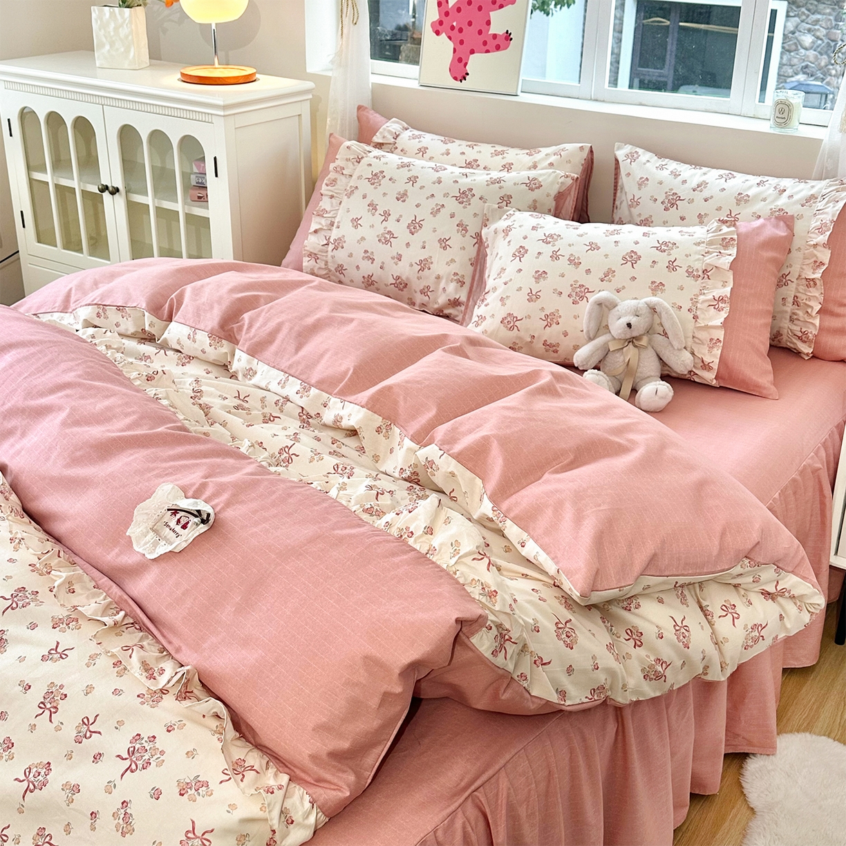 91家纺网 家纺一手货源 找家纺 玉元坊 2026新款全棉纯棉小碎花刺绣花边款四件套田园公主风系列 花漾结缘