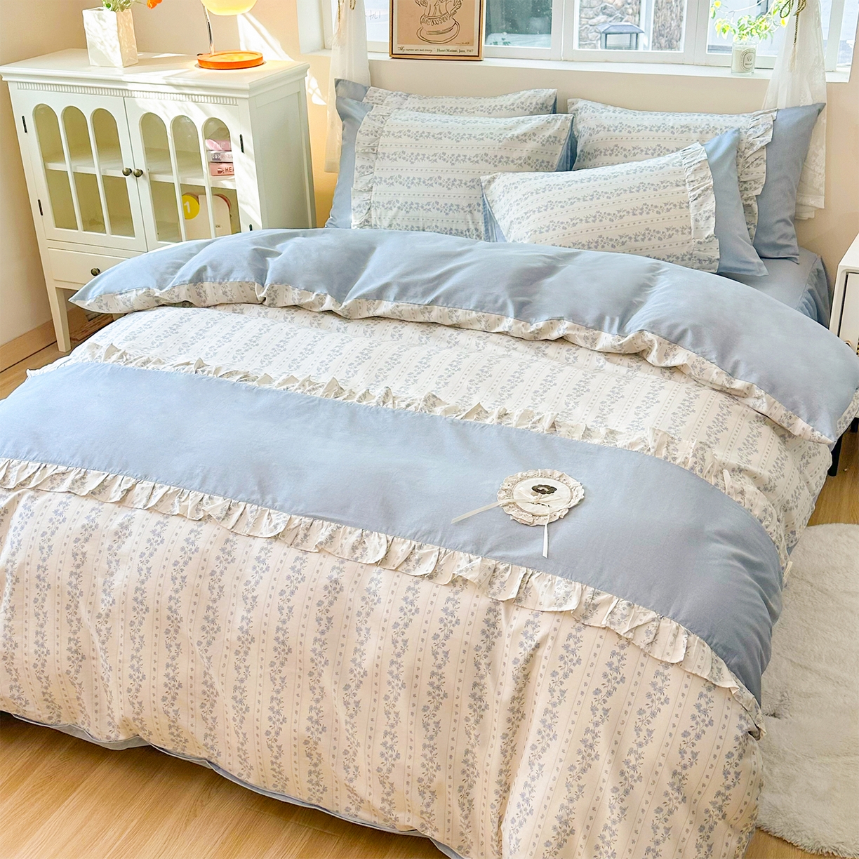 91家纺网 家纺一手货源 找家纺 玉元坊 2026新款全棉纯棉小碎花刺绣花边款四件套田园公主风系列 爱相随兰