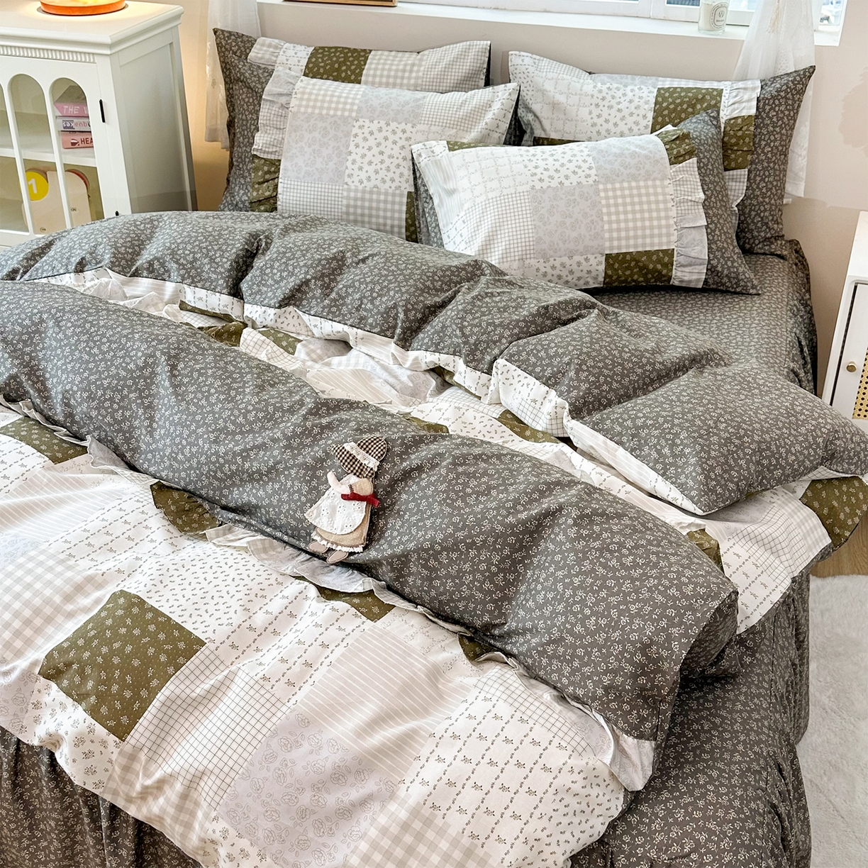 91家纺网 家纺一手货源 找家纺 玉元坊 2026新款全棉纯棉小碎花刺绣花边款四件套田园公主风系列 乡村爱情