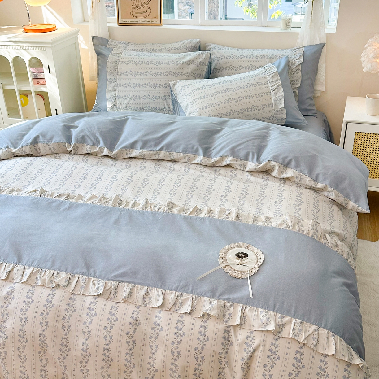 91家纺网 家纺一手货源 找家纺 玉元坊 2026新款全棉纯棉小碎花刺绣花边款四件套田园公主风系列 爱相随兰