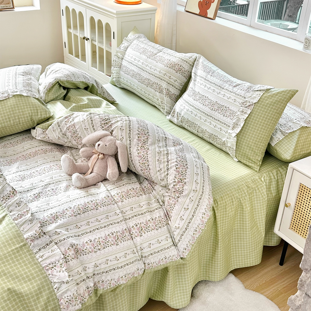 91家纺网 家纺一手货源 找家纺 玉元坊 2026新款全棉纯棉小碎花刺绣花边款四件套田园公主风系列 青鸾绿