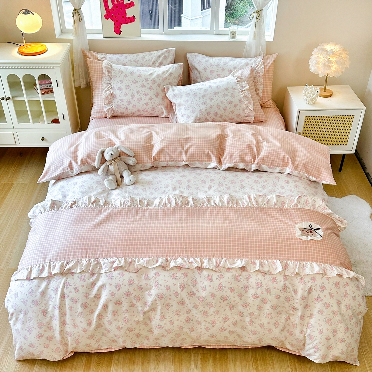 91家纺网 家纺一手货源 找家纺 玉元坊 2026新款全棉纯棉小碎花刺绣花边款四件套田园公主风系列 柔情花梦粉