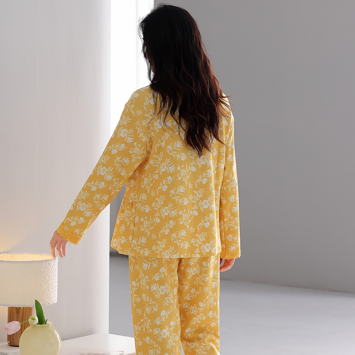 91家纺网 家纺一手货源 找家纺 洛兰沙家居馆 2026新款拉架爽棉睡衣女士秋冬季长袖长裤高级感休闲外穿家居服女款带胸垫 5704