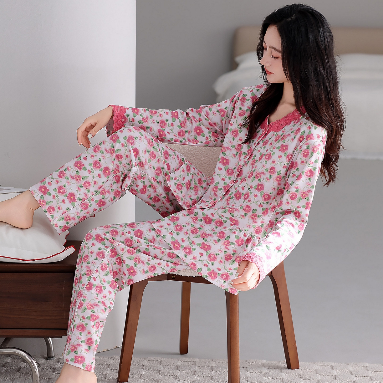 91家纺网 家纺一手货源 找家纺 洛兰沙家居馆 2026新款拉架爽棉睡衣女士秋冬季长袖长裤高级感休闲外穿家居服女款带胸垫 5705