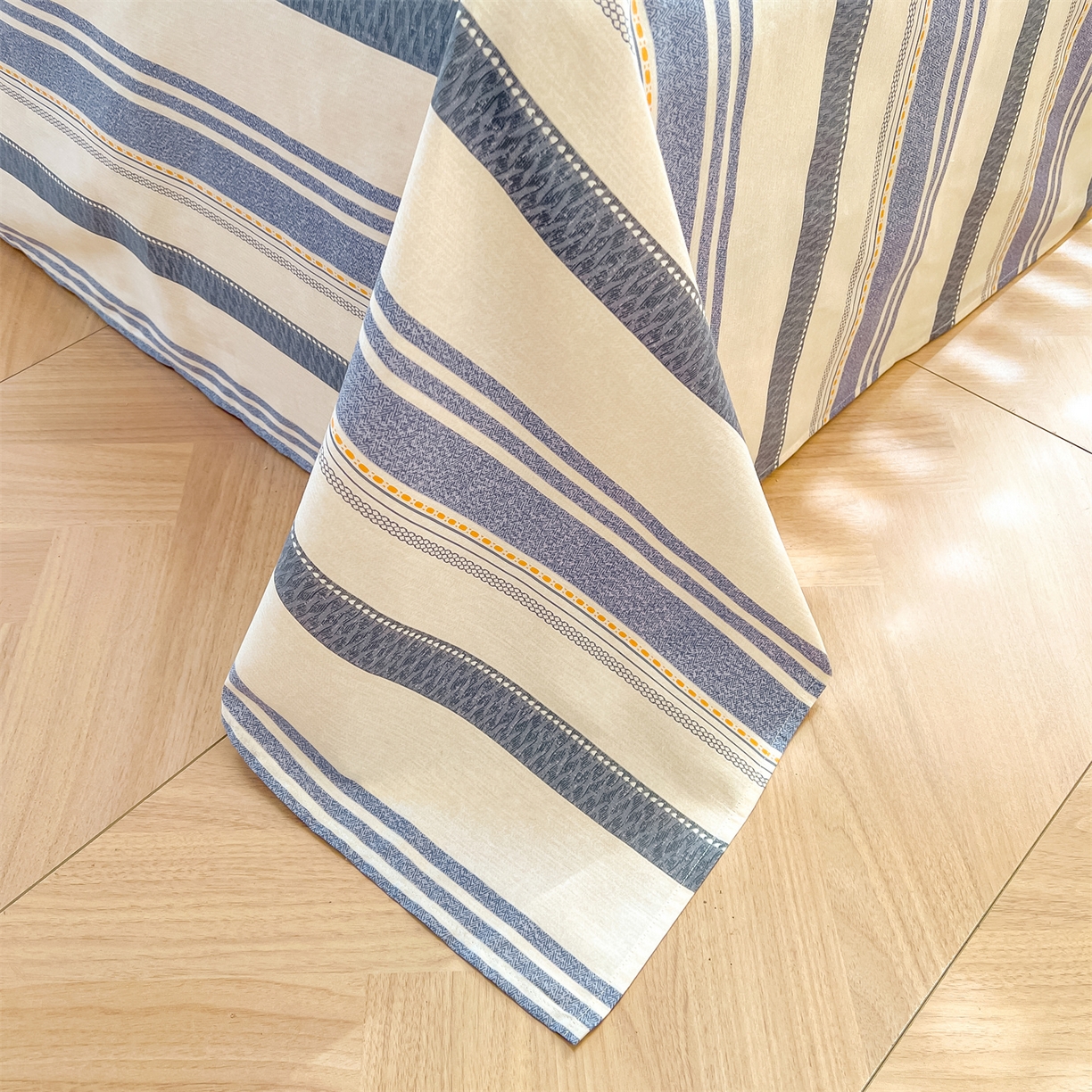 91家纺网 家纺一手货源 找家纺 珂博家纺 2026新款小碎花纯棉12868四件套全棉学生三件套场景二 潮流前线