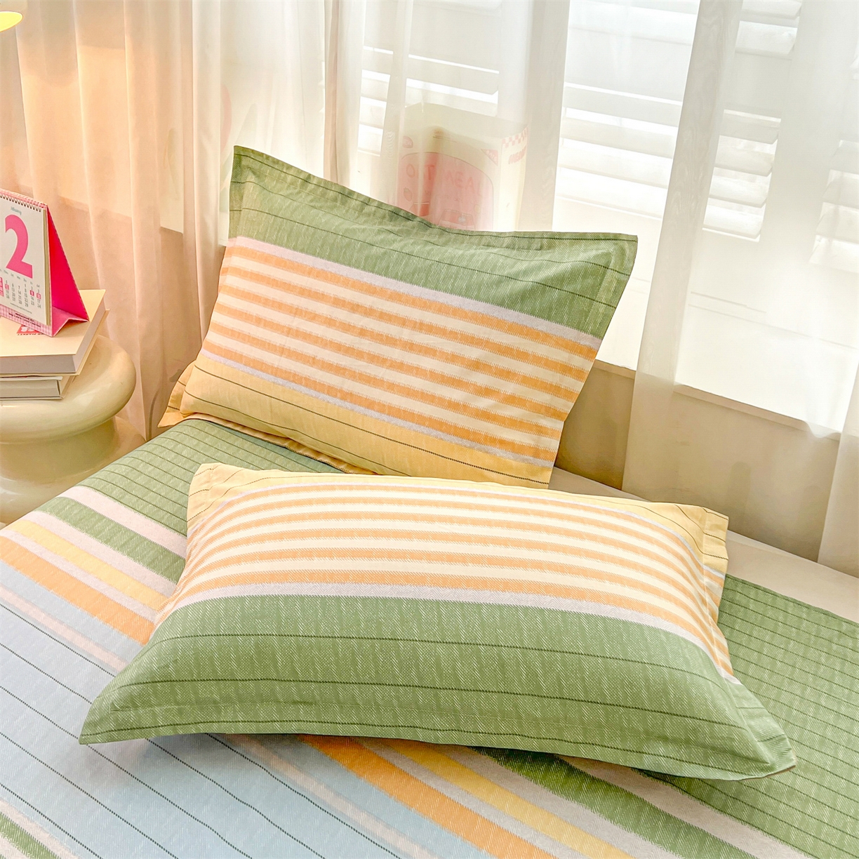 91家纺网 家纺一手货源 找家纺 珂博家纺 2026新款小碎花纯棉12868四件套全棉学生三件套场景二 青春律动