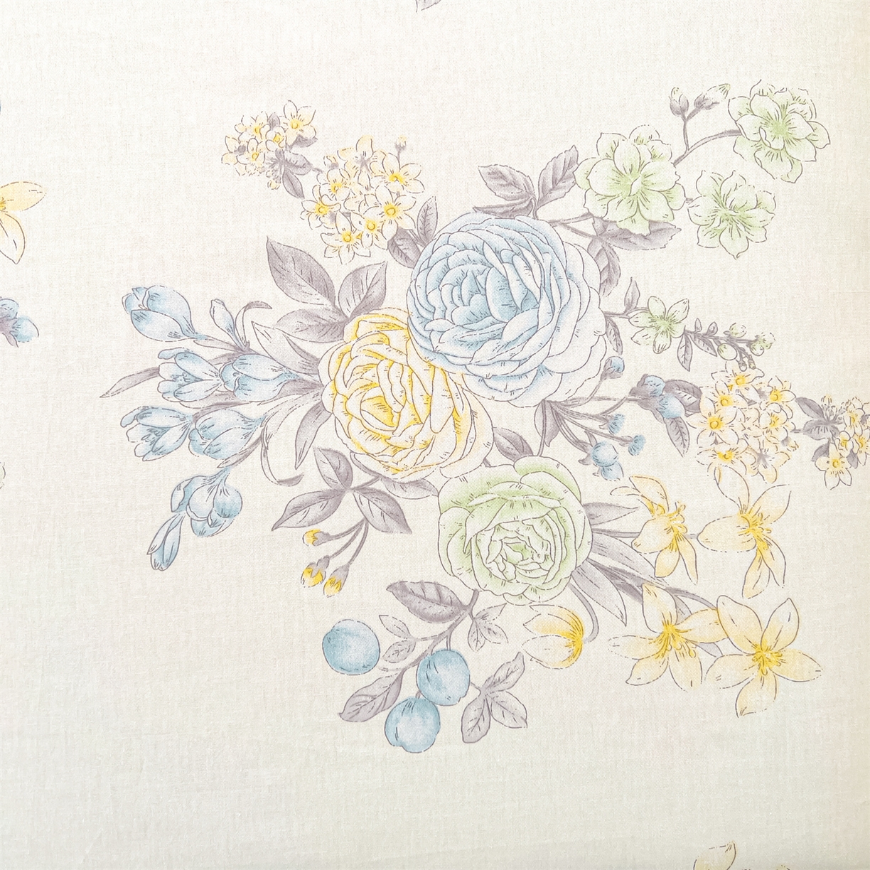 91家纺网 家纺一手货源 找家纺 珂博家纺 2026新款小碎花纯棉12868四件套全棉学生三件套场景二 晨曦花露