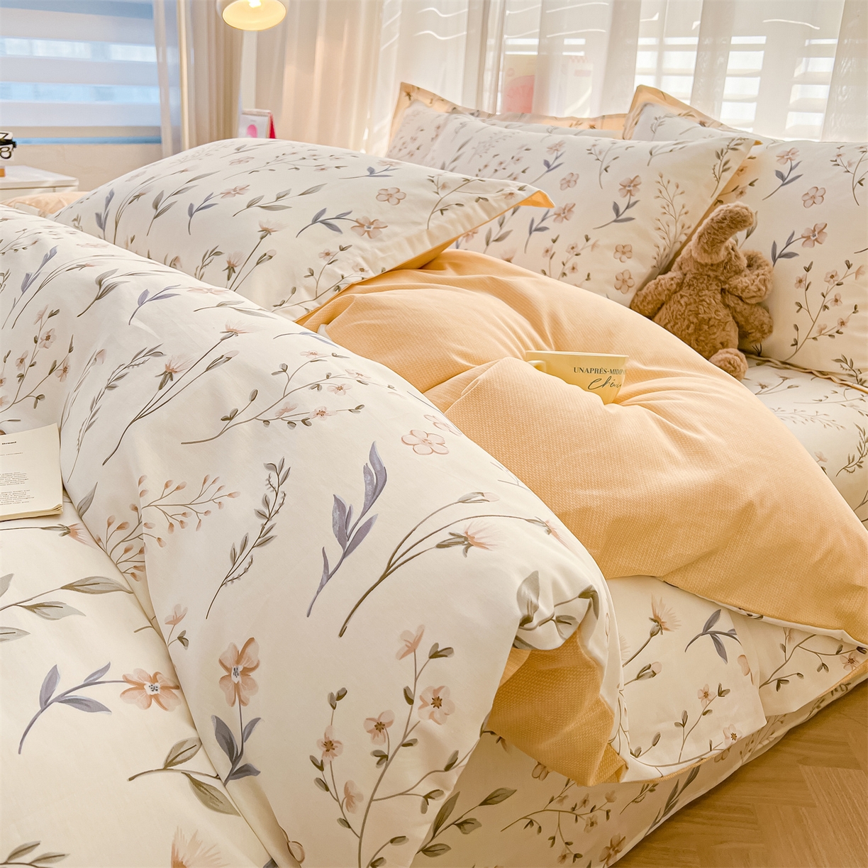 91家纺网 家纺一手货源 找家纺 珂博家纺 2026新款小碎花纯棉12868四件套全棉学生三件套场景二 花枝印象