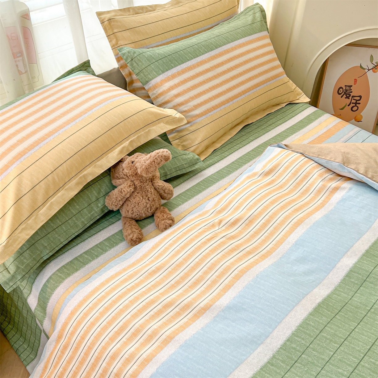 91家纺网 家纺一手货源 找家纺 珂博家纺 2026新款小碎花纯棉12868四件套全棉学生三件套场景二 青春律动