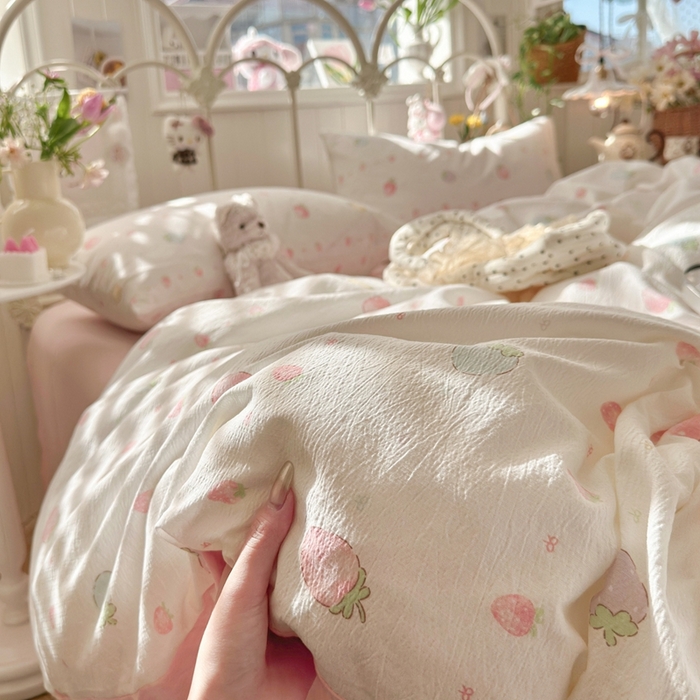 91家纺网 家纺一手货源 找家纺 港岛妹妹 2026新款云感双层纱系列四件套 草莓果园