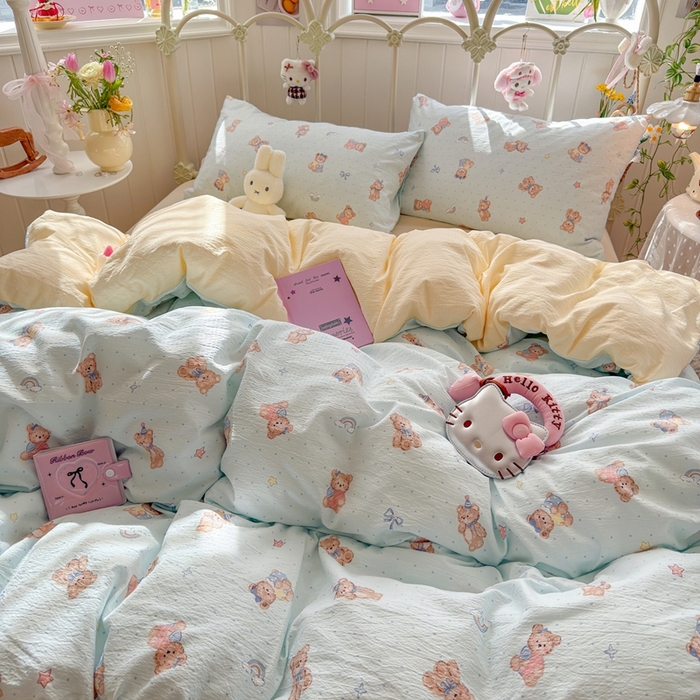 91家纺网 家纺一手货源 找家纺 港岛妹妹 2026新款云感双层纱系列四件套 蓝仔小熊-蓝