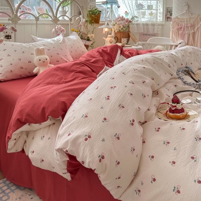 91家纺网 家纺一手货源 找家纺 港岛妹妹 2026新款云感双层纱系列四件套 小草莓