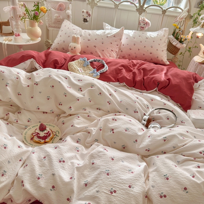 91家纺网 家纺一手货源 找家纺 港岛妹妹 2026新款云感双层纱系列四件套 小草莓