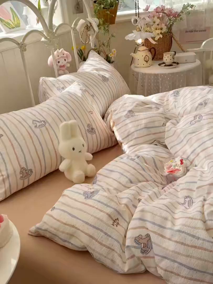 91家纺网 家纺一手货源 找家纺 港岛妹妹 2026新款云感双层纱系列四件套 小木马