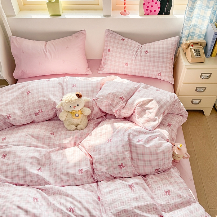 91家纺网 家纺一手货源 找家纺 缦彩 2026新款13372全棉印花四件套 格纹蝴蝶