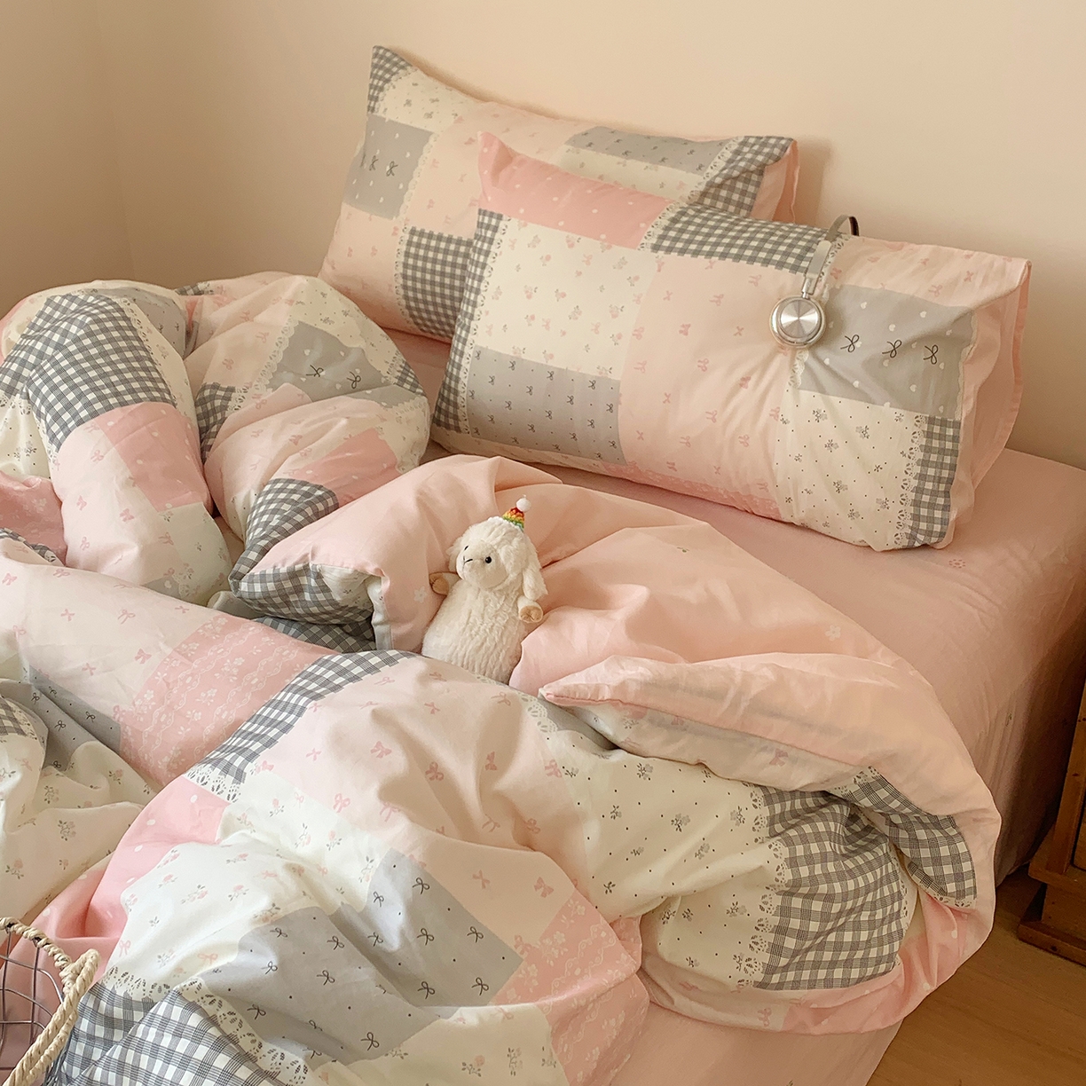 91家纺网 家纺一手货源 找家纺 （总）桃喜 2026春夏新品全棉碎花三件套四件套-场景一