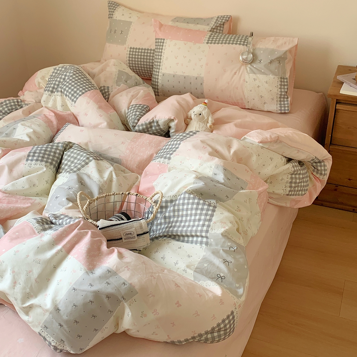 91家纺网 家纺一手货源 找家纺 （总）桃喜 2026春夏新品全棉碎花三件套四件套-场景一